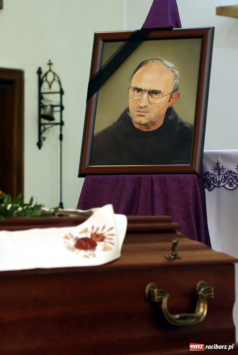 Zdjęcie w galerii na portalu naszraciborz.pl: Na Płoni pożegnano o. Kapistrana Eberharda Martzalla [FOTO] wiadomości z regionu
