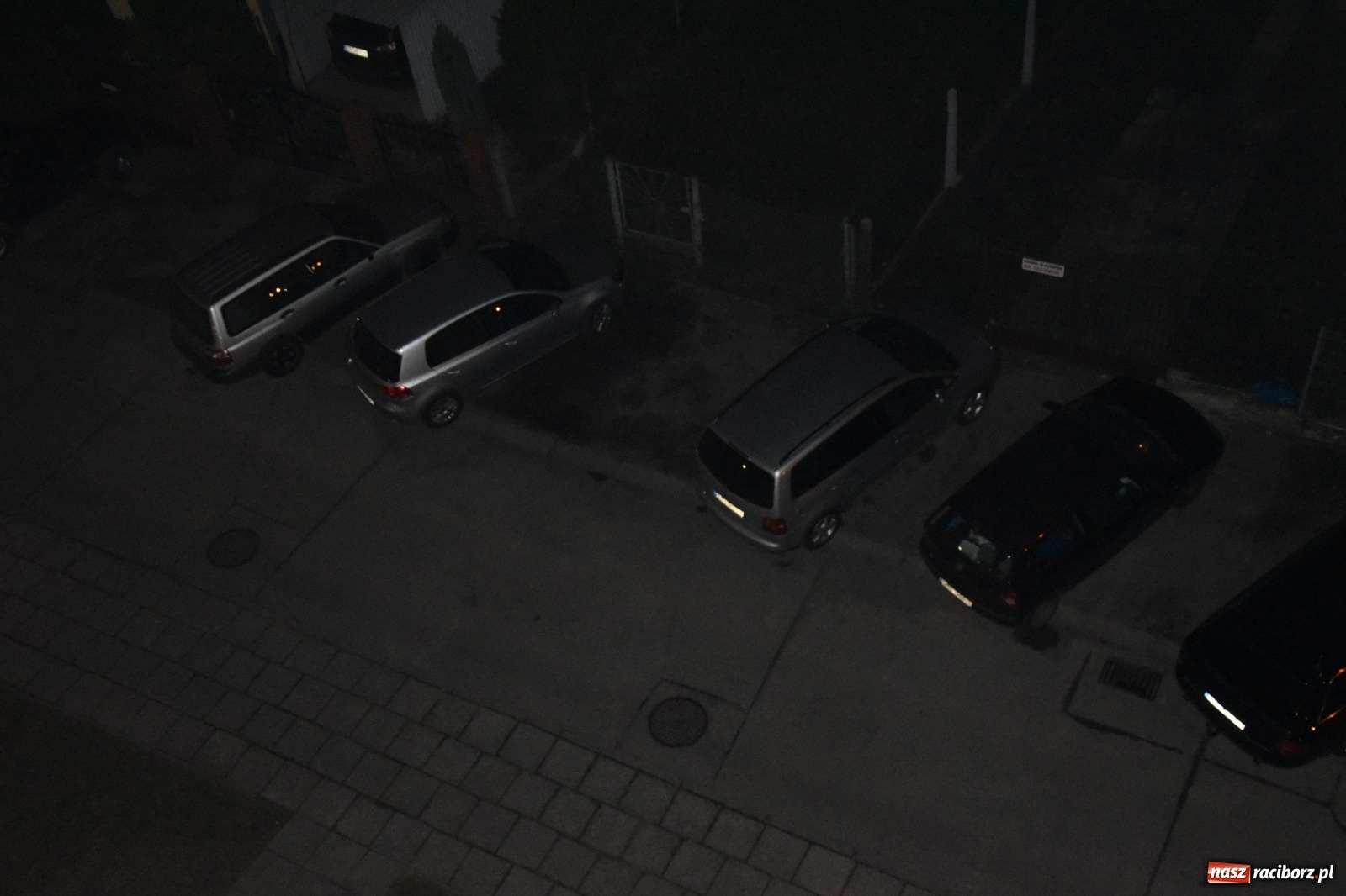 Zdjęcie w galerii na portalu naszraciborz.pl: Interwencja na Orzeszkowej. Nie wszyscy dostali mandat. Rzecznik policji wyjaśnia wiadomości z regionu