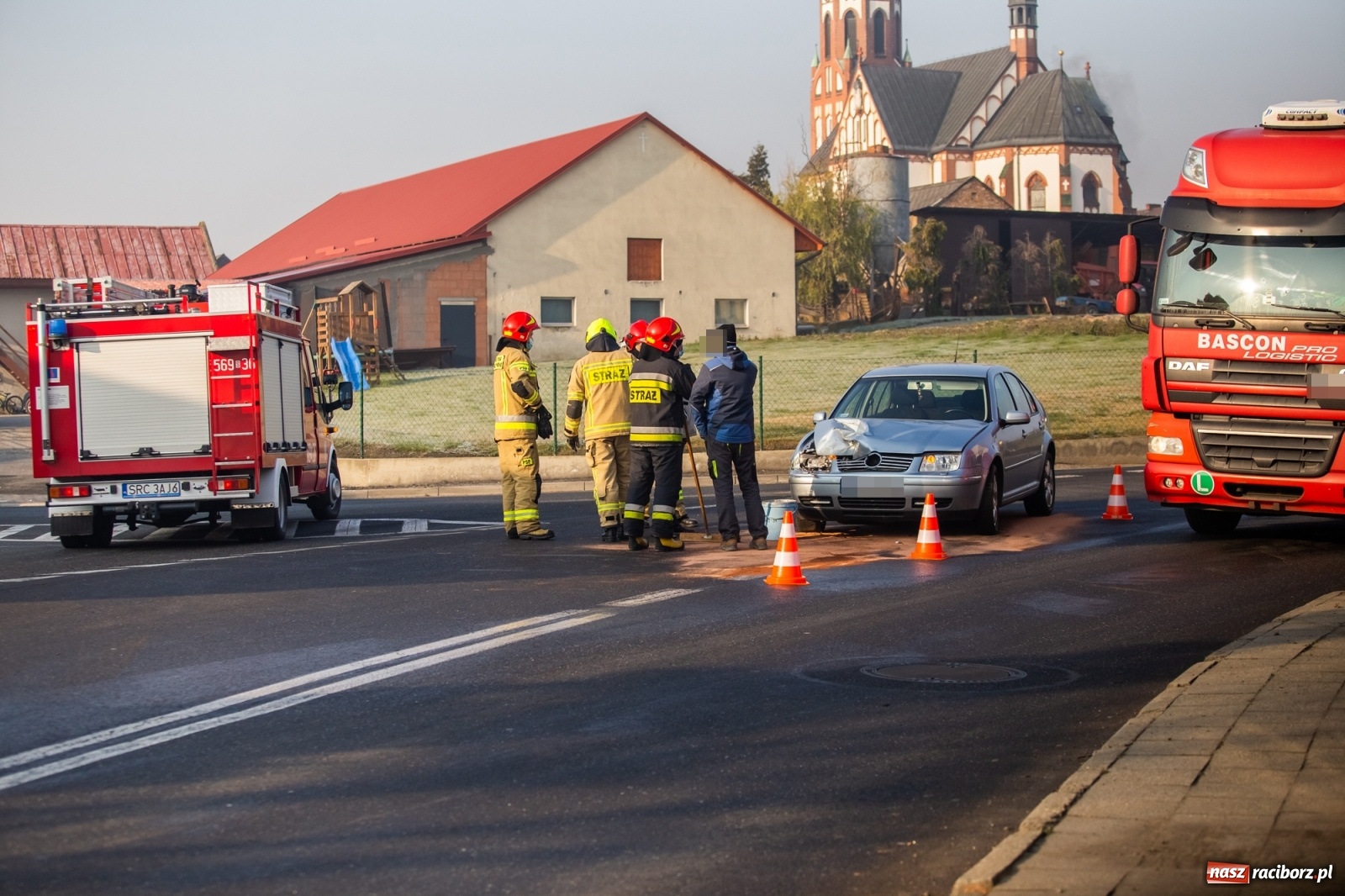 Zdjęcie w galerii na portalu naszraciborz.pl: Korczaka-Hulczyńska. Kierowca ciągnika ukarany mandatem wiadomości z regionu