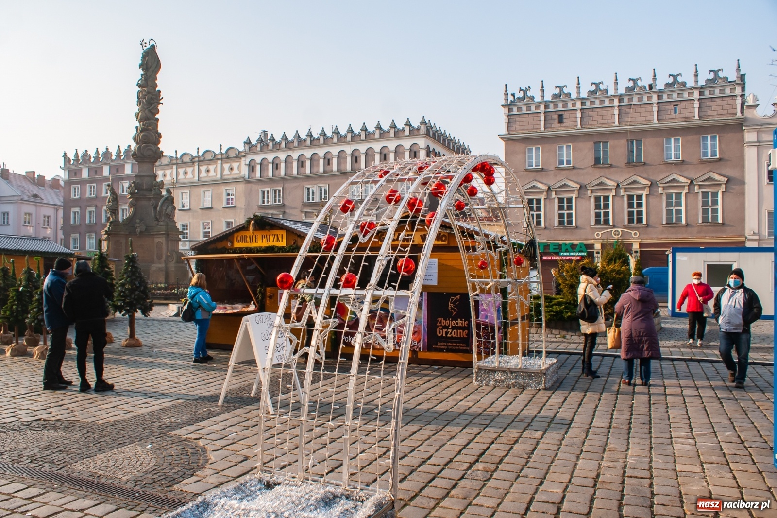 Zdjęcie w galerii na portalu naszraciborz.pl: Z wizytą na raciborskim jarmarku bożonarodzeniowym [FOTO] wiadomości z regionu