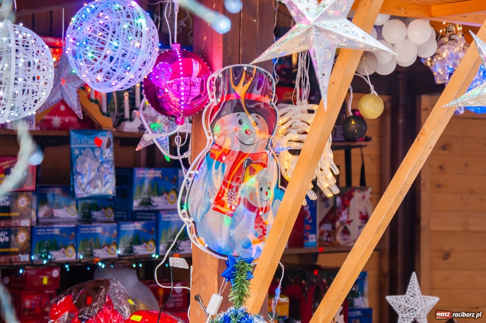 Zdjęcie w galerii na portalu naszraciborz.pl: Z wizytą na raciborskim jarmarku bożonarodzeniowym [FOTO] wiadomości z regionu