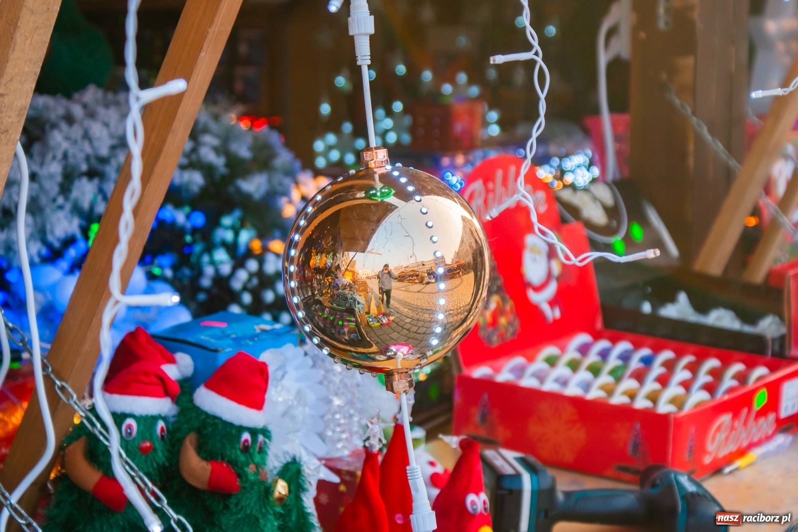 Zdjęcie w galerii na portalu naszraciborz.pl: Z wizytą na raciborskim jarmarku bożonarodzeniowym [FOTO] wiadomości z regionu