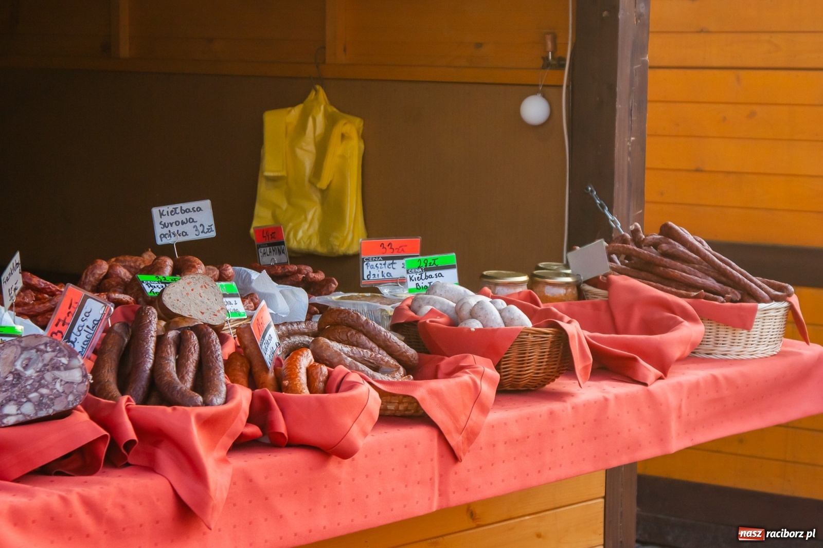 Zdjęcie w galerii na portalu naszraciborz.pl: Z wizytą na raciborskim jarmarku bożonarodzeniowym [FOTO] wiadomości z regionu