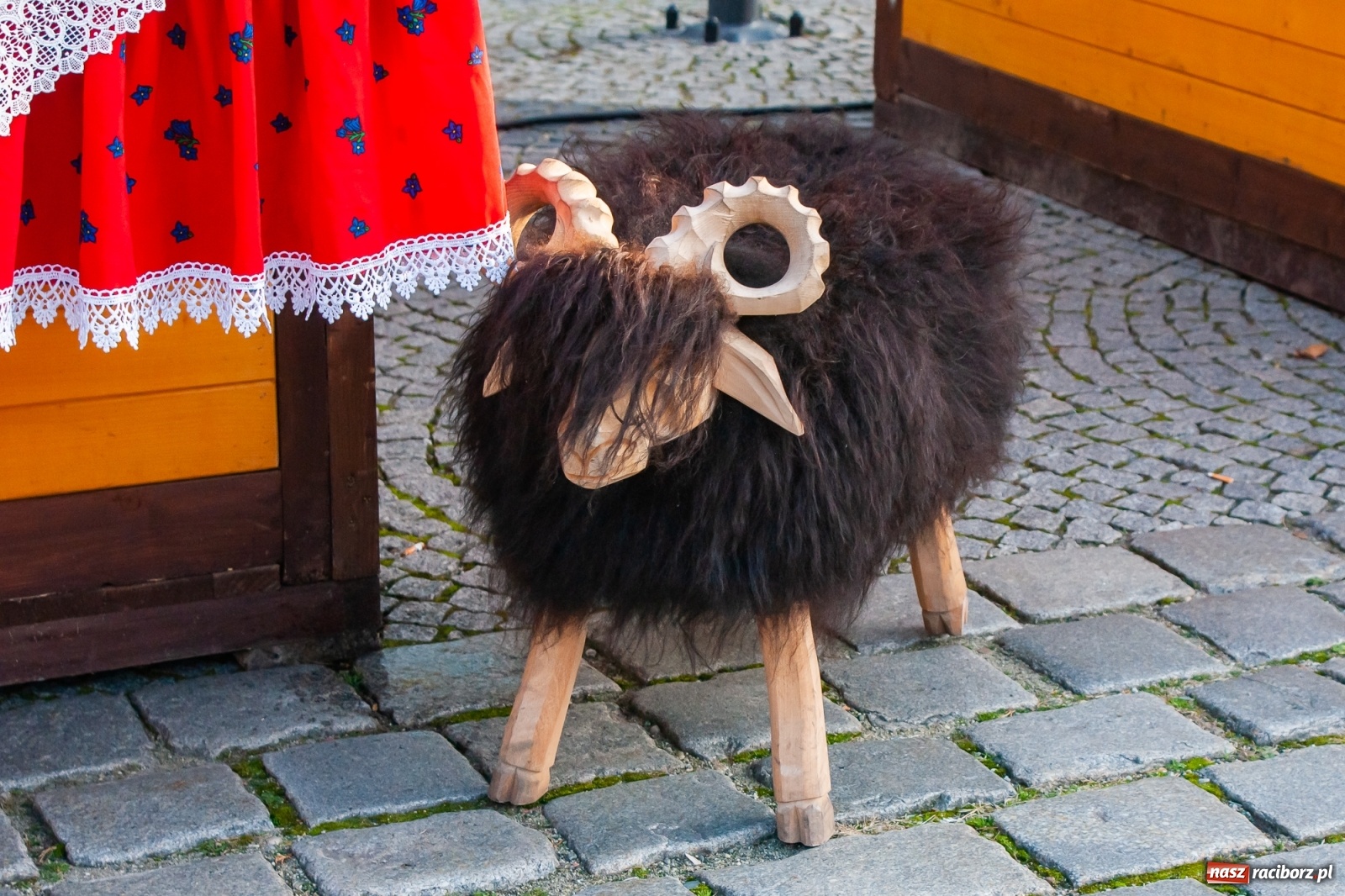 Zdjęcie w galerii na portalu naszraciborz.pl: Z wizytą na raciborskim jarmarku bożonarodzeniowym [FOTO] wiadomości z regionu