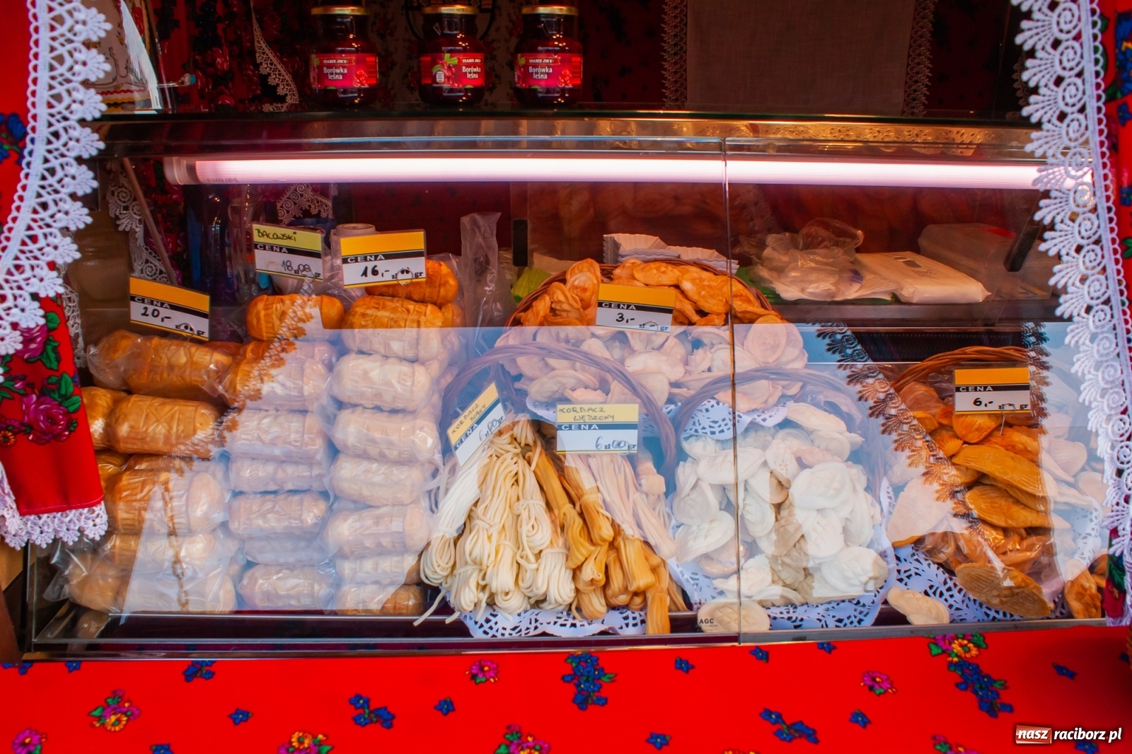 Zdjęcie w galerii na portalu naszraciborz.pl: Z wizytą na raciborskim jarmarku bożonarodzeniowym [FOTO] wiadomości z regionu