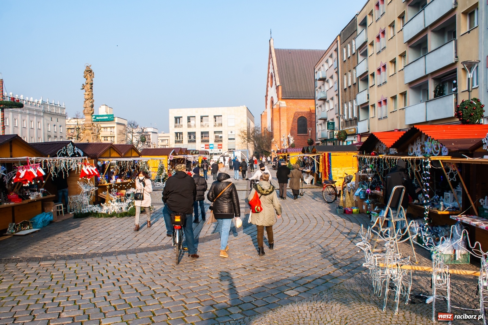Zdjęcie w galerii na portalu naszraciborz.pl: Z wizytą na raciborskim jarmarku bożonarodzeniowym [FOTO] wiadomości z regionu