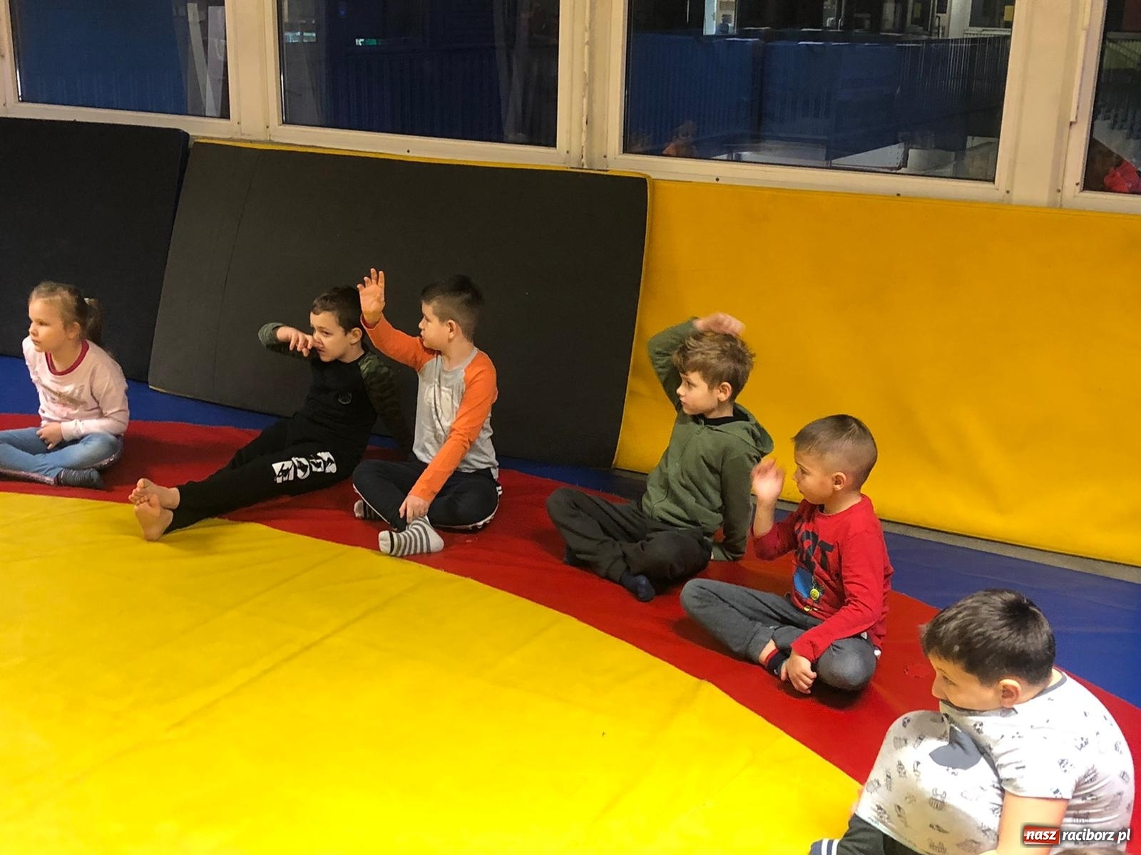 Zdjęcie w galerii na portalu naszraciborz.pl: Zajęcia profilaktyczne dla dzieci w Klubie Łamator wiadomości z regionu