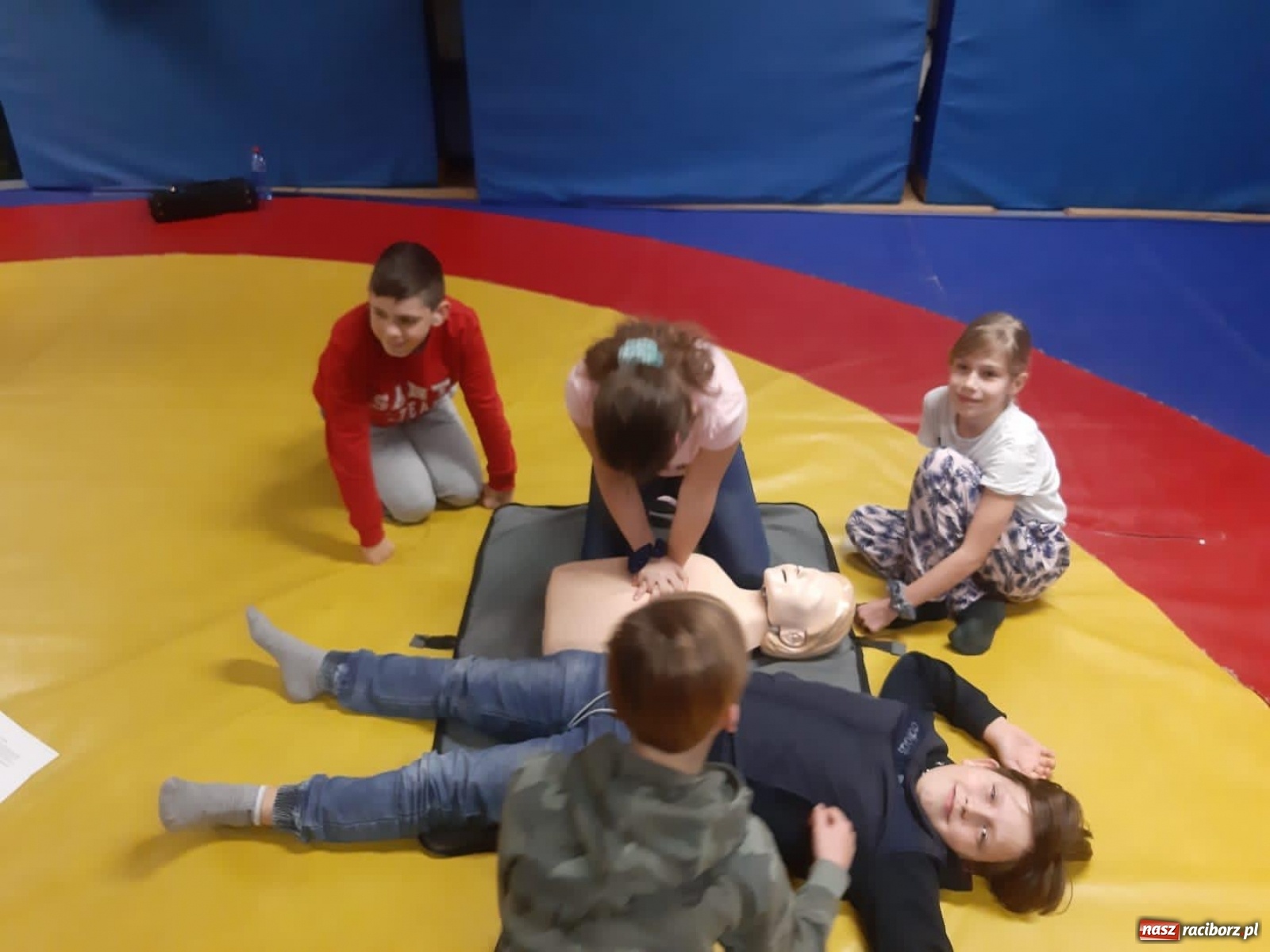 Zdjęcie w galerii na portalu naszraciborz.pl: Zajęcia profilaktyczne dla dzieci w Klubie Łamator wiadomości z regionu