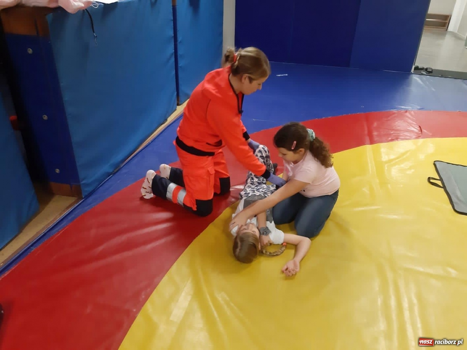 Zdjęcie w galerii na portalu naszraciborz.pl: Zajęcia profilaktyczne dla dzieci w Klubie Łamator wiadomości z regionu