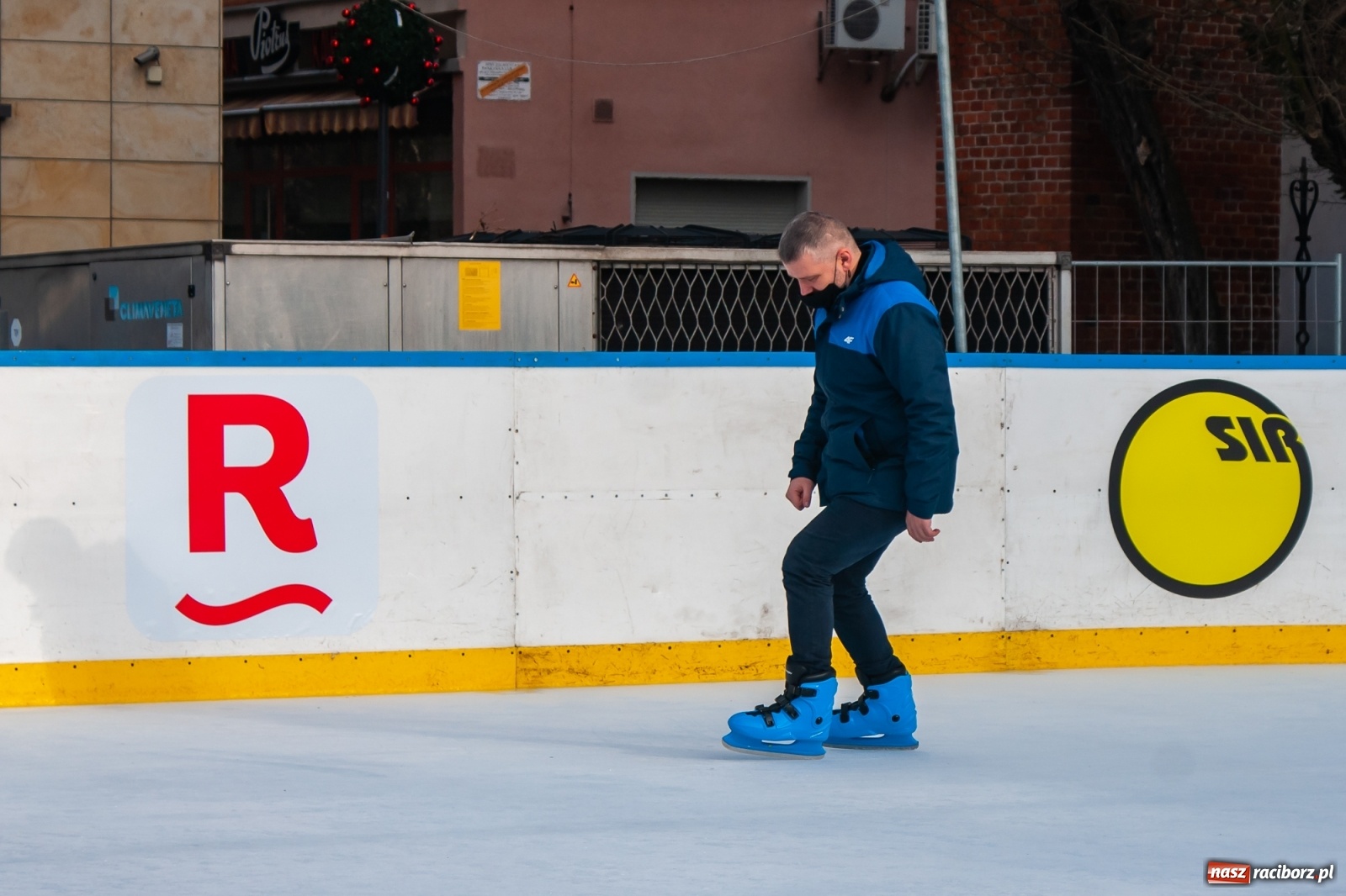 Zdjęcie w galerii na portalu naszraciborz.pl: Królewski test raciborskiego lodowiska [FOTO i WIDEO] wiadomości z regionu