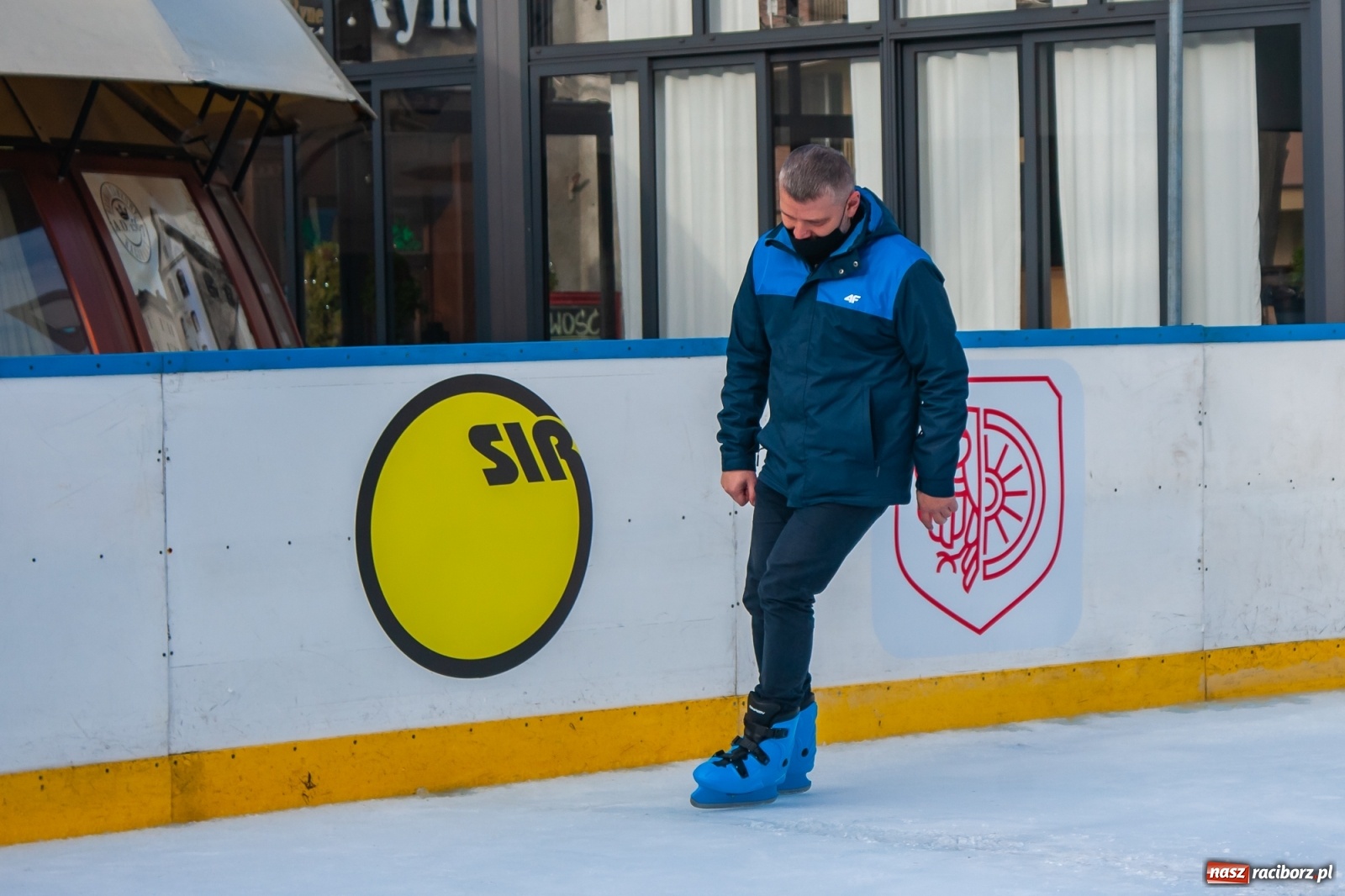 Zdjęcie w galerii na portalu naszraciborz.pl: Królewski test raciborskiego lodowiska [FOTO i WIDEO] wiadomości z regionu