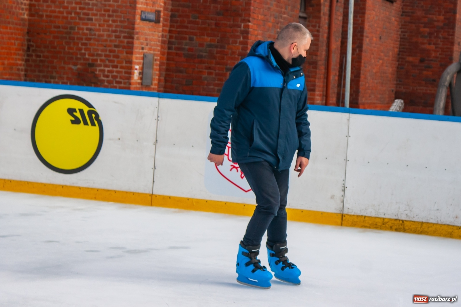 Zdjęcie w galerii na portalu naszraciborz.pl: Królewski test raciborskiego lodowiska [FOTO i WIDEO] wiadomości z regionu