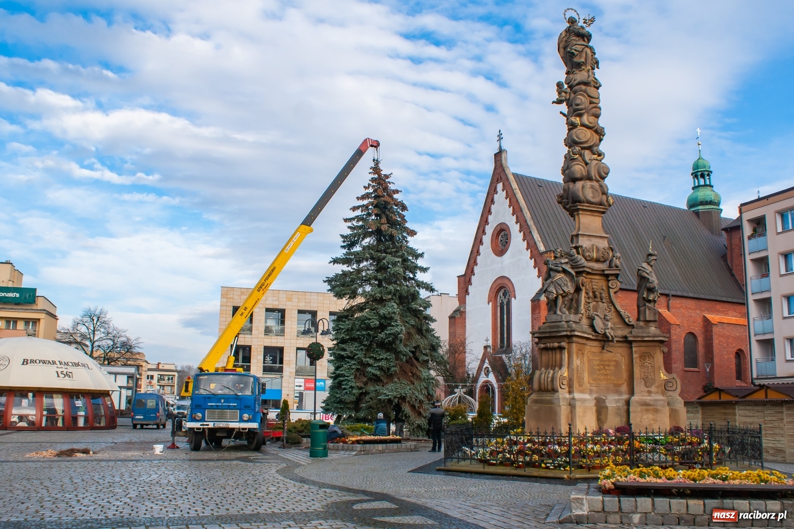 Zdjęcie w galerii na portalu naszraciborz.pl: Królewski test raciborskiego lodowiska [FOTO i WIDEO] wiadomości z regionu