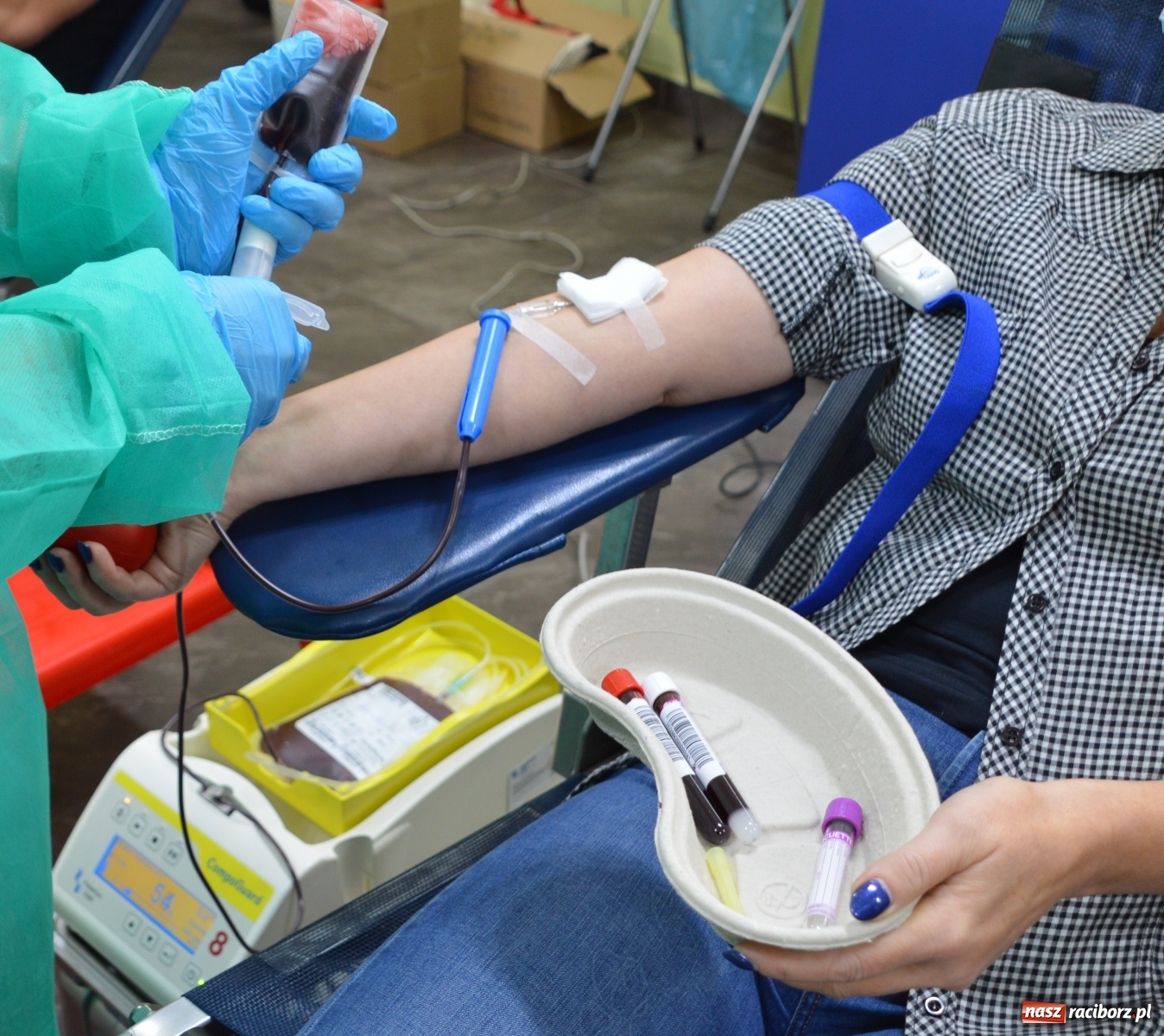 Zdjęcie w galerii na portalu naszraciborz.pl: Funkcjonariusze ZK Racibórz oddali krew  wiadomości z regionu