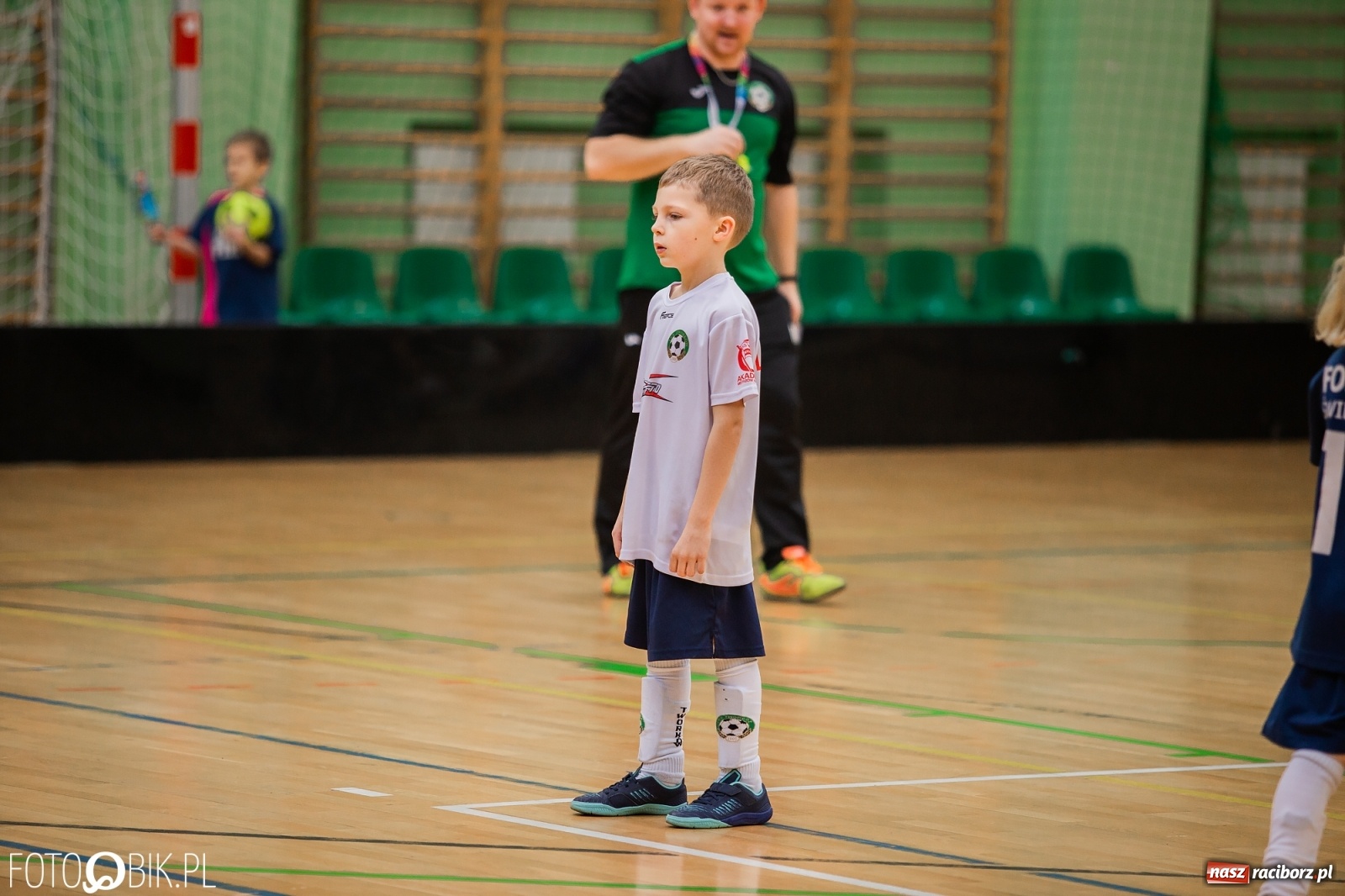 Zdjęcie w galerii na portalu naszraciborz.pl: Mikołajkowy Turniej Piłkarski dla dzieci w Arenie Rafako wiadomości z regionu
