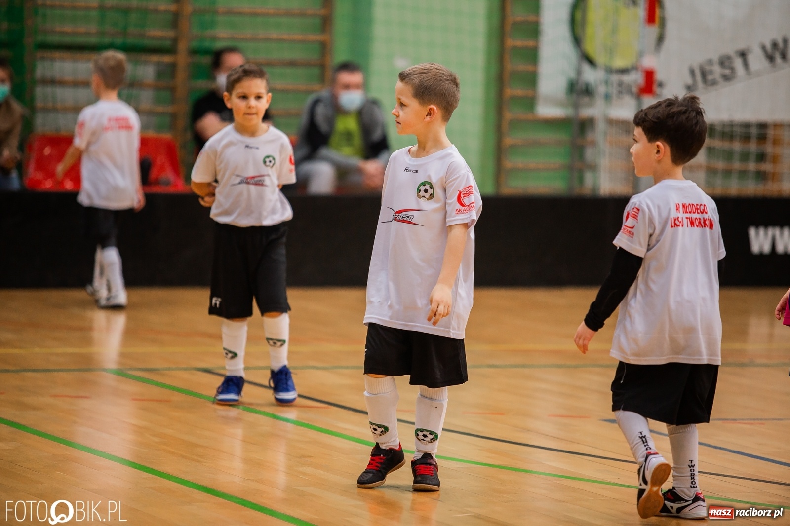 Zdjęcie w galerii na portalu naszraciborz.pl: Mikołajkowy Turniej Piłkarski dla dzieci w Arenie Rafako wiadomości z regionu