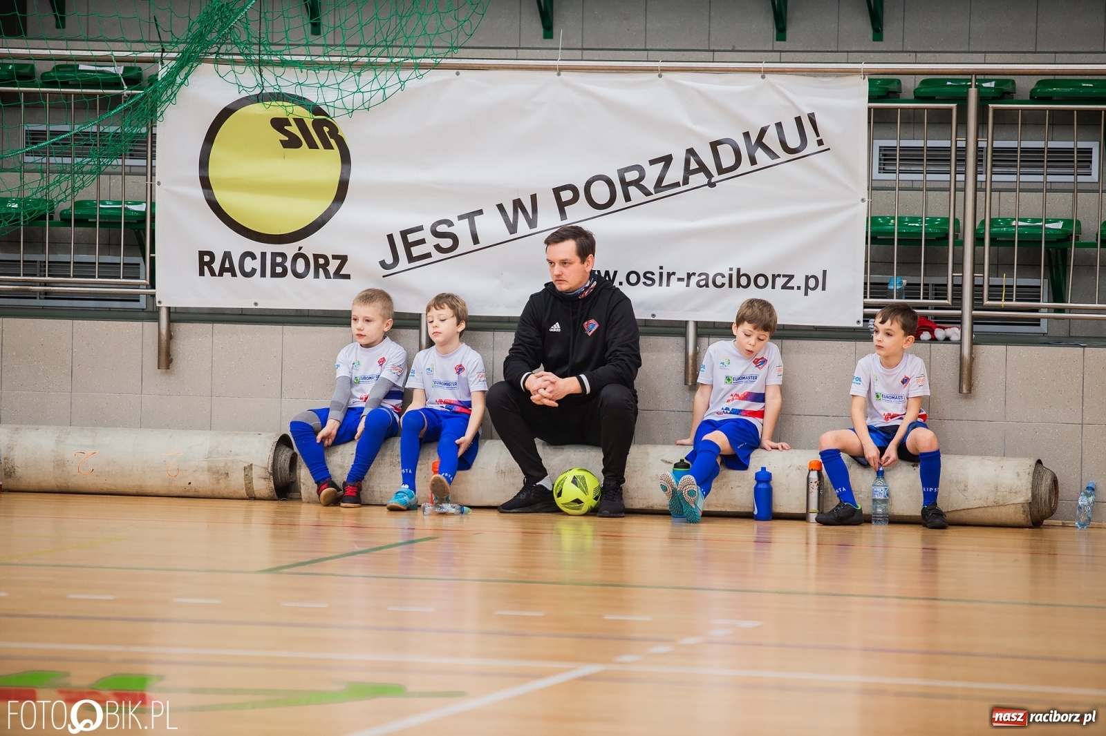 Zdjęcie w galerii na portalu naszraciborz.pl: Mikołajkowy Turniej Piłkarski dla dzieci w Arenie Rafako wiadomości z regionu