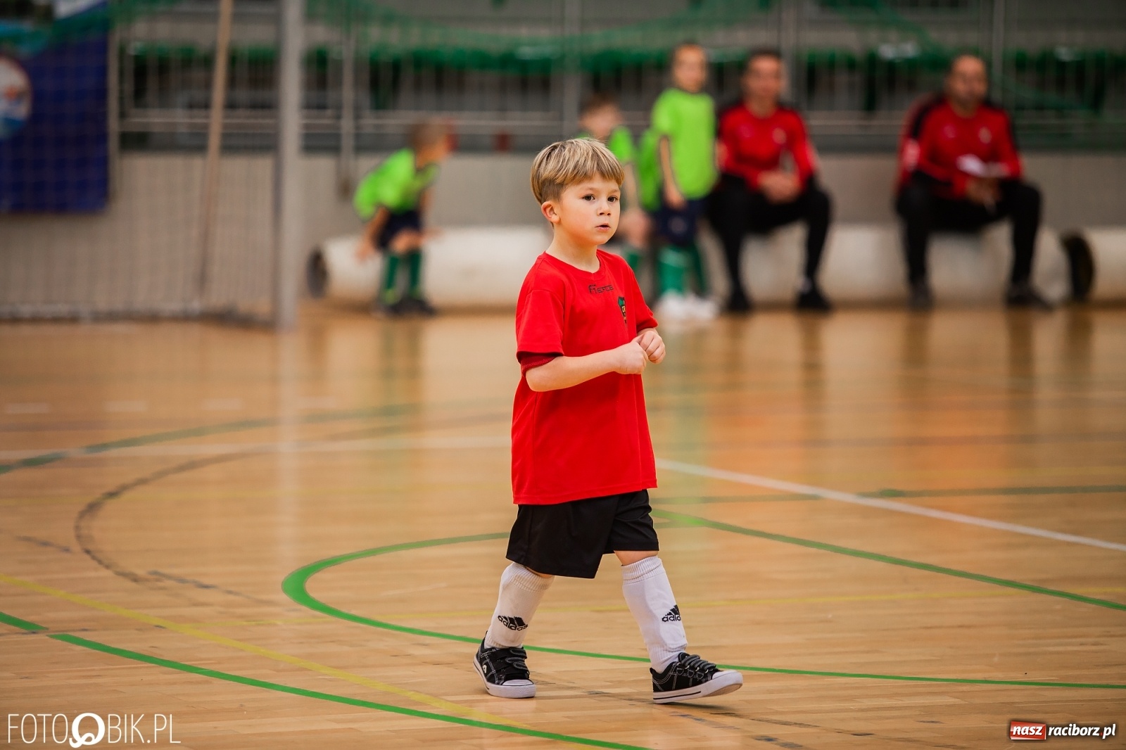 Zdjęcie w galerii na portalu naszraciborz.pl: Mikołajkowy Turniej Piłkarski dla dzieci w Arenie Rafako wiadomości z regionu