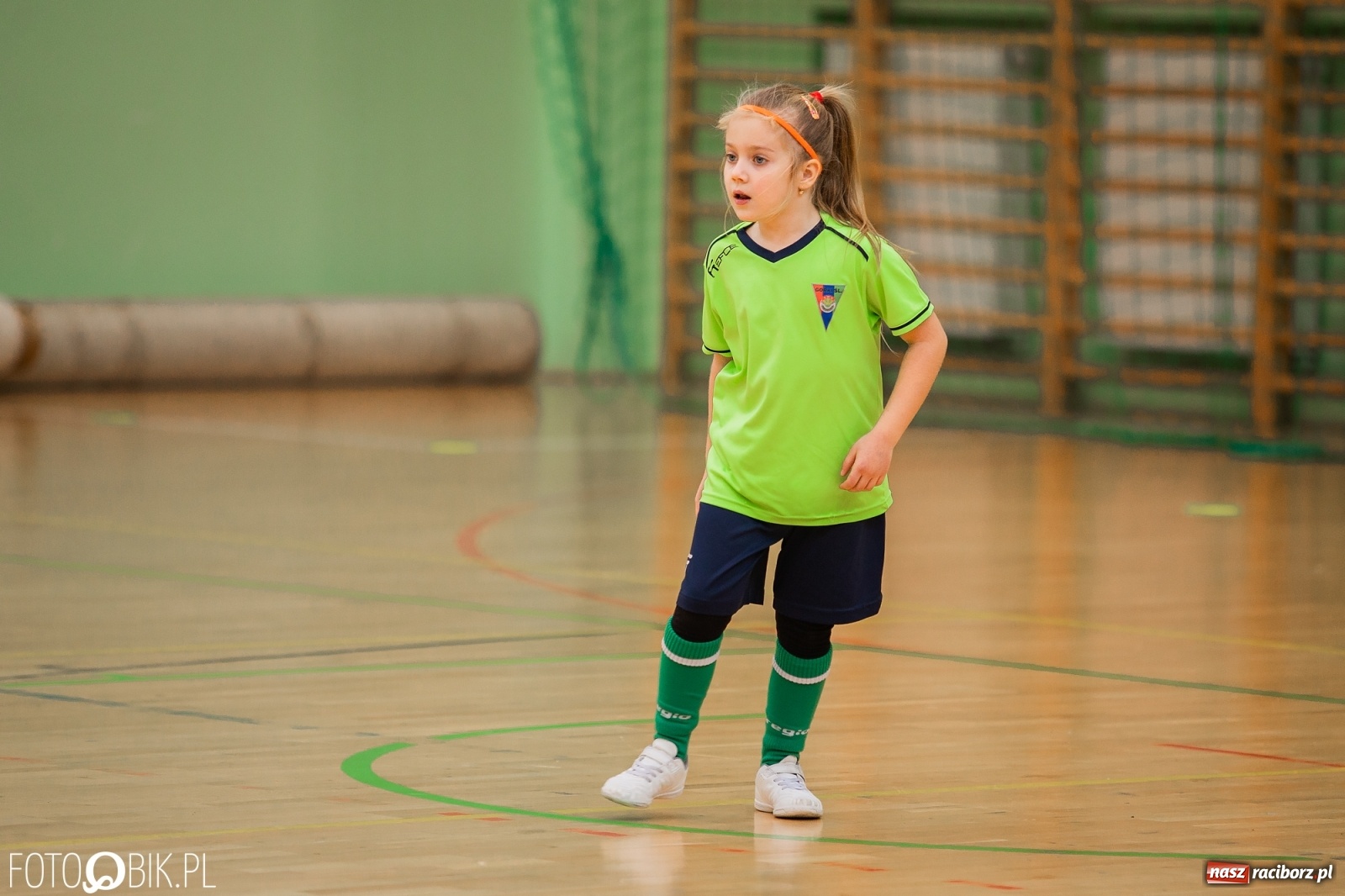 Zdjęcie w galerii na portalu naszraciborz.pl: Mikołajkowy Turniej Piłkarski dla dzieci w Arenie Rafako wiadomości z regionu