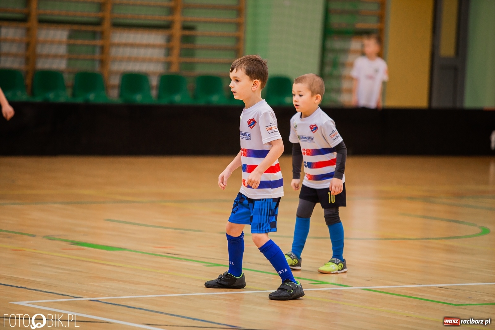 Zdjęcie w galerii na portalu naszraciborz.pl: Mikołajkowy Turniej Piłkarski dla dzieci w Arenie Rafako wiadomości z regionu