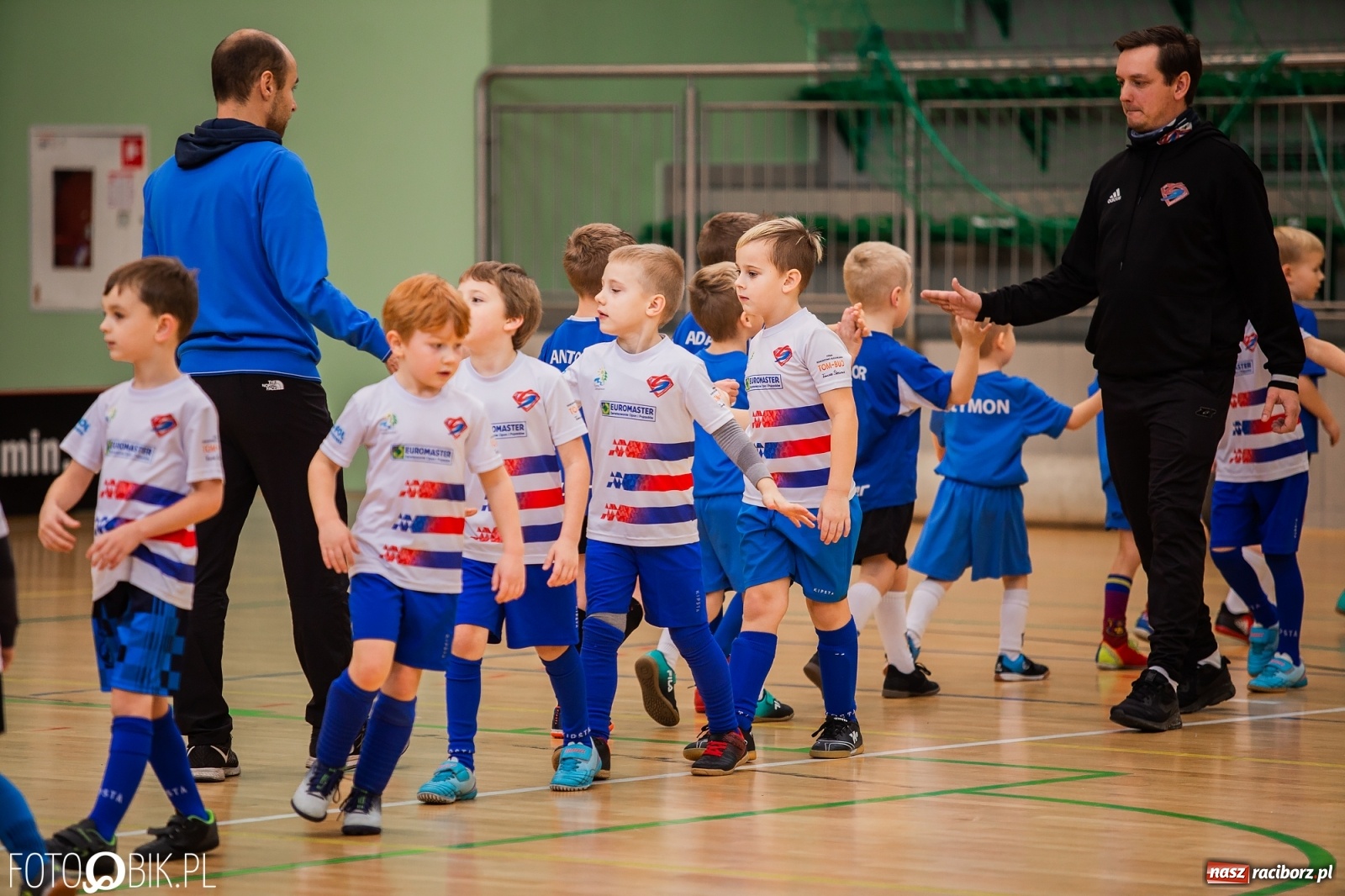 Zdjęcie w galerii na portalu naszraciborz.pl: Mikołajkowy Turniej Piłkarski dla dzieci w Arenie Rafako wiadomości z regionu
