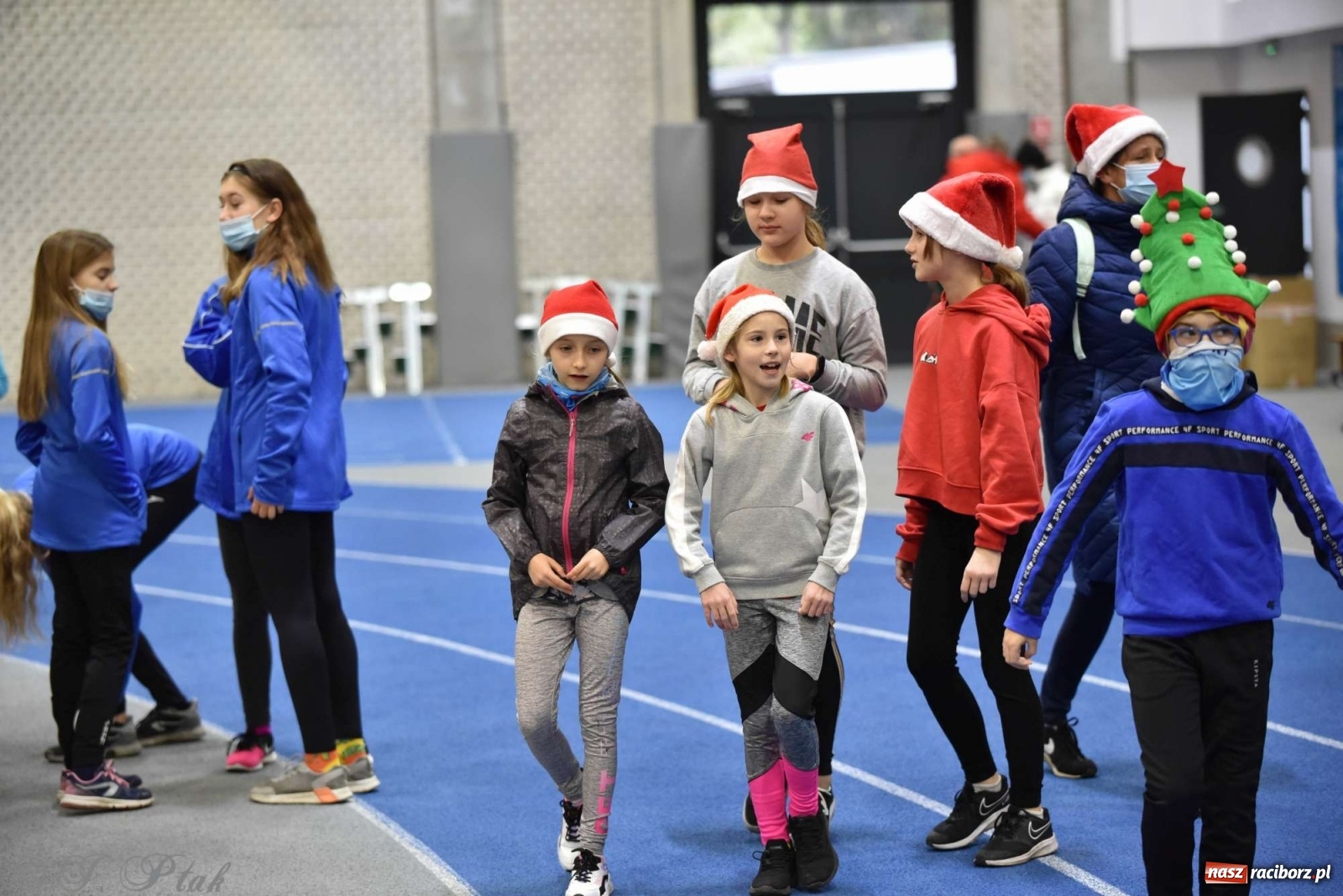 Zdjęcie w galerii na portalu naszraciborz.pl: Justyna Święty-Ersetic zrobiła niespodziankę młodym lekkoatletom wiadomości z regionu