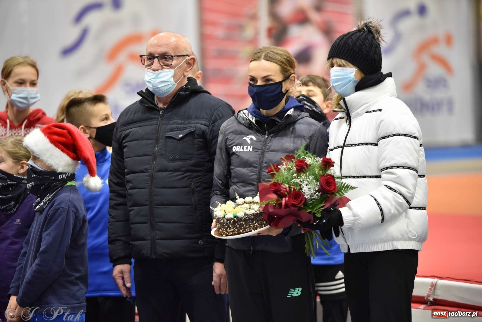 Zdjęcie w galerii na portalu naszraciborz.pl: Justyna Święty-Ersetic zrobiła niespodziankę młodym lekkoatletom wiadomości z regionu