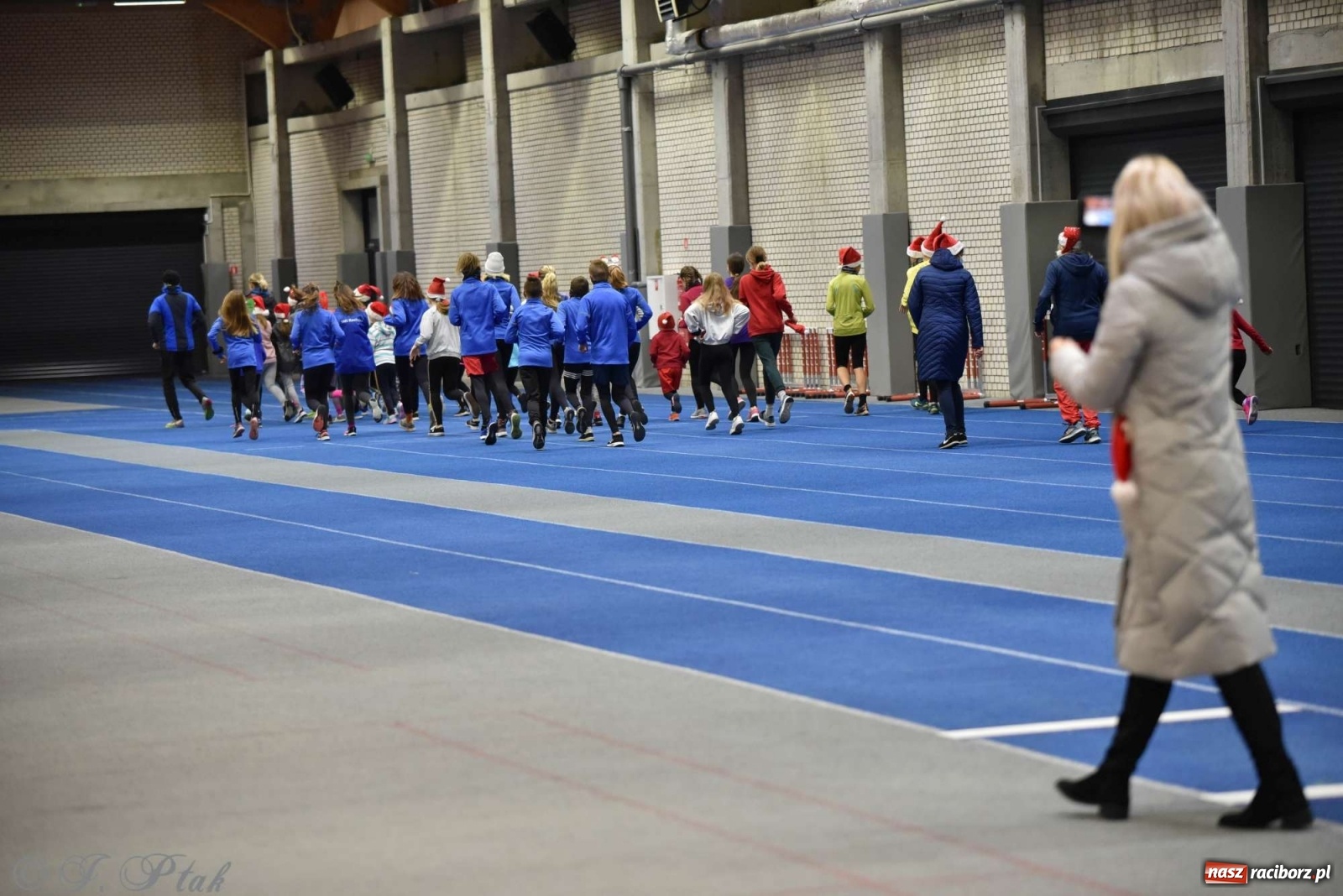 Zdjęcie w galerii na portalu naszraciborz.pl: Justyna Święty-Ersetic zrobiła niespodziankę młodym lekkoatletom wiadomości z regionu