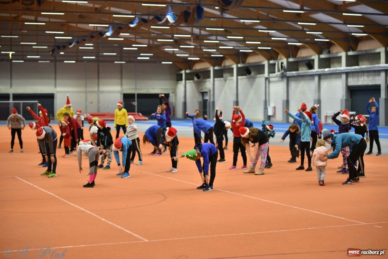 Zdjęcie w galerii na portalu naszraciborz.pl: Justyna Święty-Ersetic zrobiła niespodziankę młodym lekkoatletom wiadomości z regionu