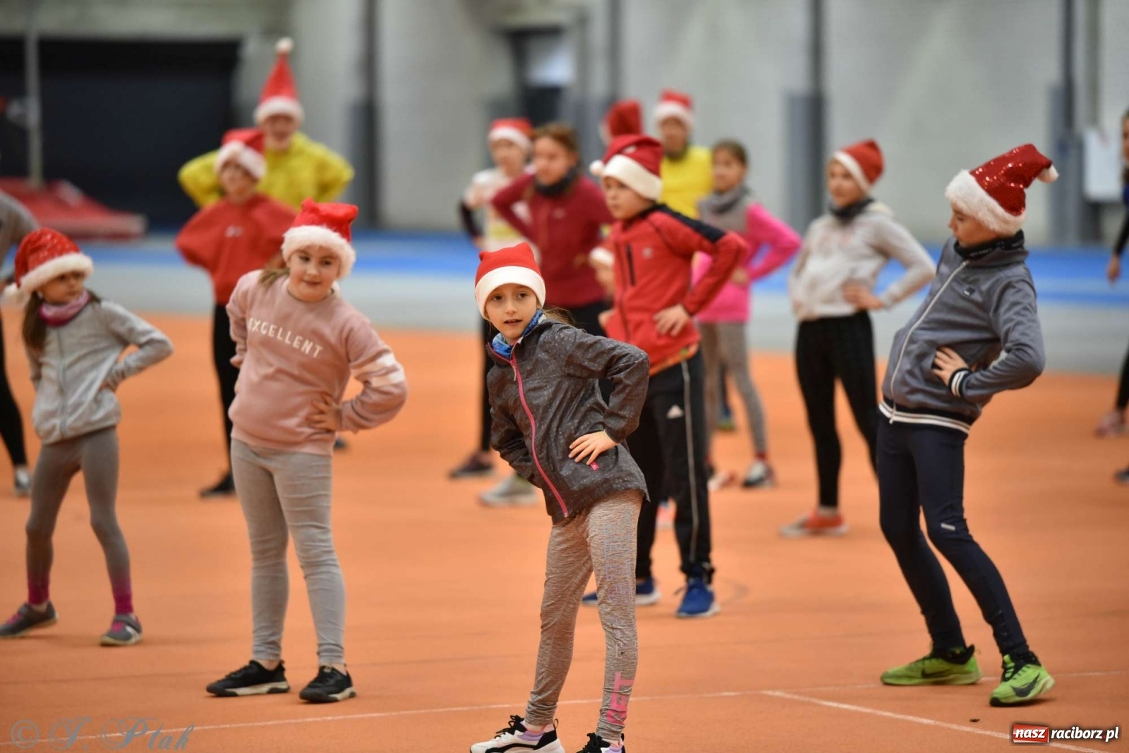 Zdjęcie w galerii na portalu naszraciborz.pl: Justyna Święty-Ersetic zrobiła niespodziankę młodym lekkoatletom wiadomości z regionu