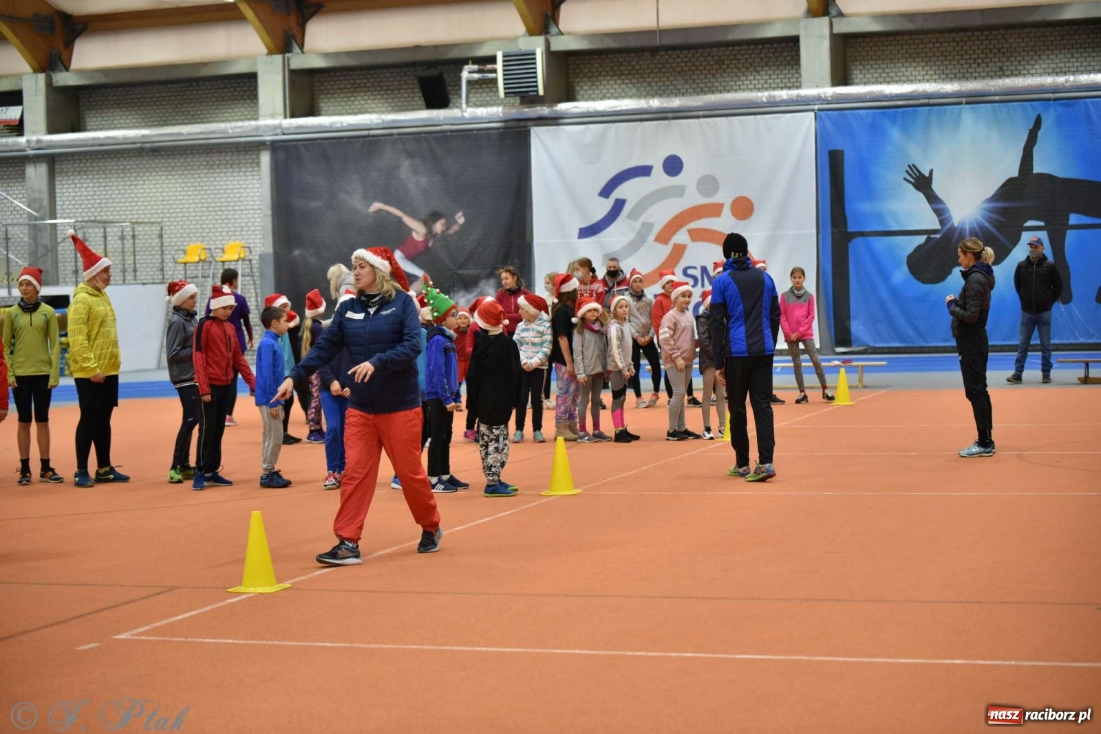 Zdjęcie w galerii na portalu naszraciborz.pl: Justyna Święty-Ersetic zrobiła niespodziankę młodym lekkoatletom wiadomości z regionu