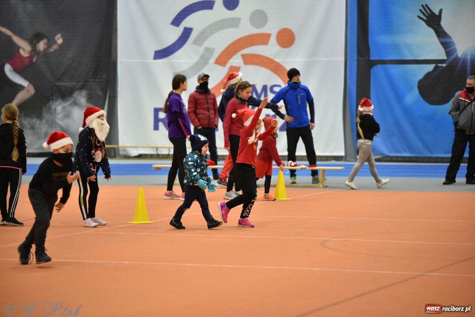 Zdjęcie w galerii na portalu naszraciborz.pl: Justyna Święty-Ersetic zrobiła niespodziankę młodym lekkoatletom wiadomości z regionu