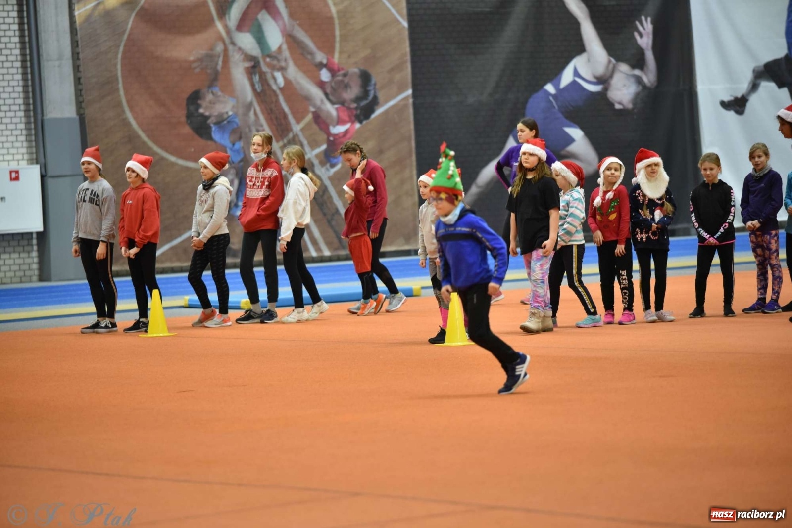 Zdjęcie w galerii na portalu naszraciborz.pl: Justyna Święty-Ersetic zrobiła niespodziankę młodym lekkoatletom wiadomości z regionu