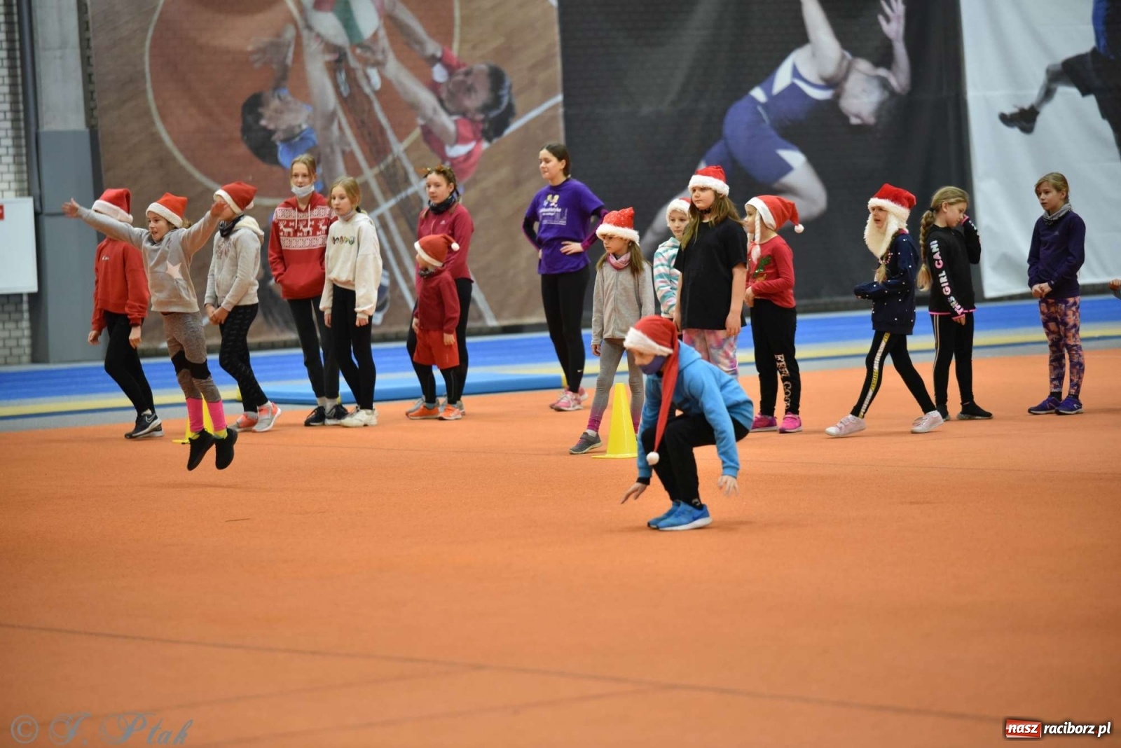 Zdjęcie w galerii na portalu naszraciborz.pl: Justyna Święty-Ersetic zrobiła niespodziankę młodym lekkoatletom wiadomości z regionu