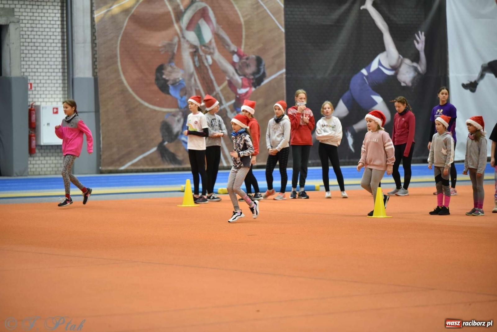 Zdjęcie w galerii na portalu naszraciborz.pl: Justyna Święty-Ersetic zrobiła niespodziankę młodym lekkoatletom wiadomości z regionu