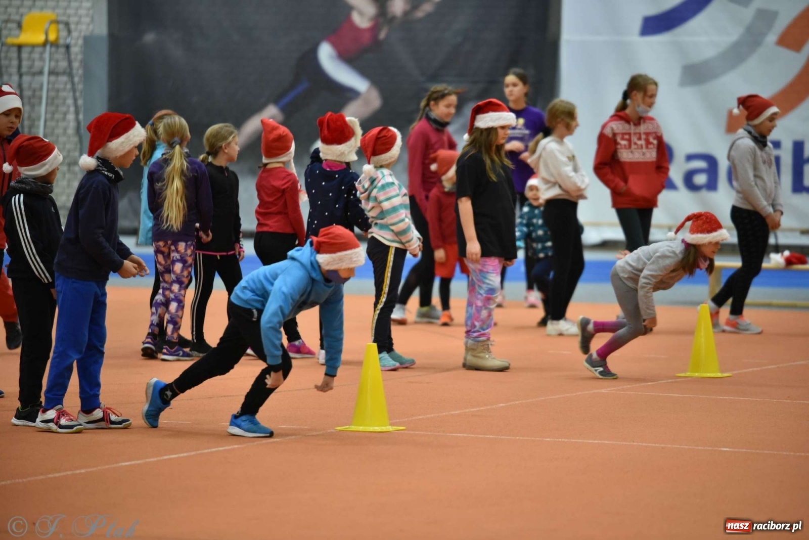 Zdjęcie w galerii na portalu naszraciborz.pl: Justyna Święty-Ersetic zrobiła niespodziankę młodym lekkoatletom wiadomości z regionu