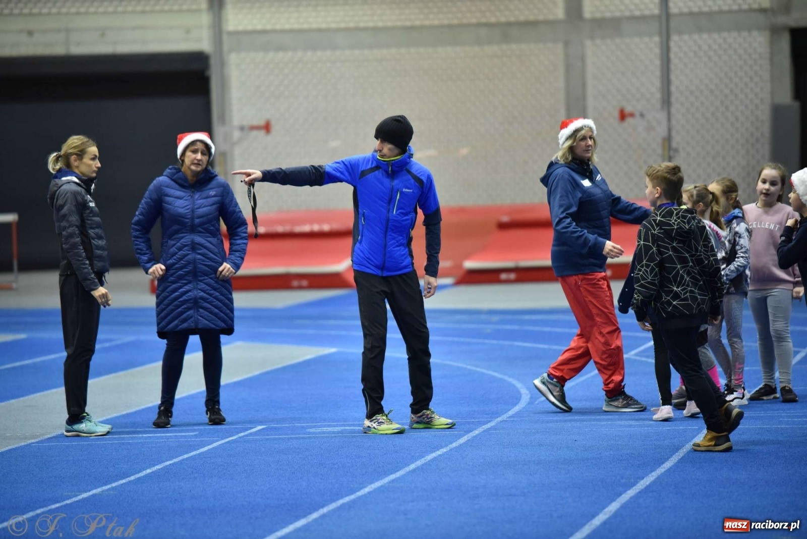 Zdjęcie w galerii na portalu naszraciborz.pl: Justyna Święty-Ersetic zrobiła niespodziankę młodym lekkoatletom wiadomości z regionu