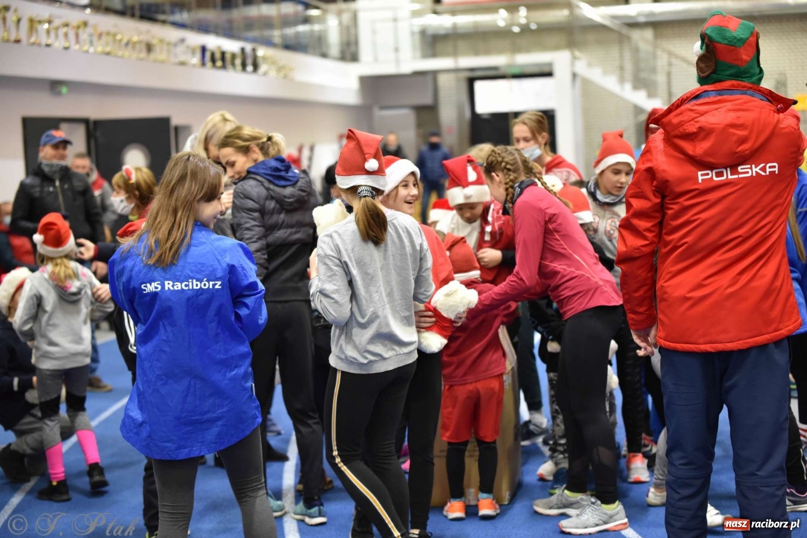 Zdjęcie w galerii na portalu naszraciborz.pl: Justyna Święty-Ersetic zrobiła niespodziankę młodym lekkoatletom wiadomości z regionu