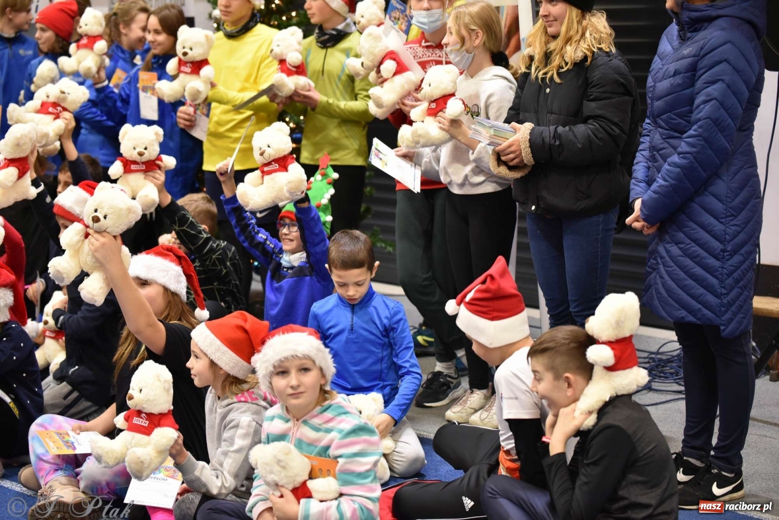 Zdjęcie w galerii na portalu naszraciborz.pl: Justyna Święty-Ersetic zrobiła niespodziankę młodym lekkoatletom wiadomości z regionu