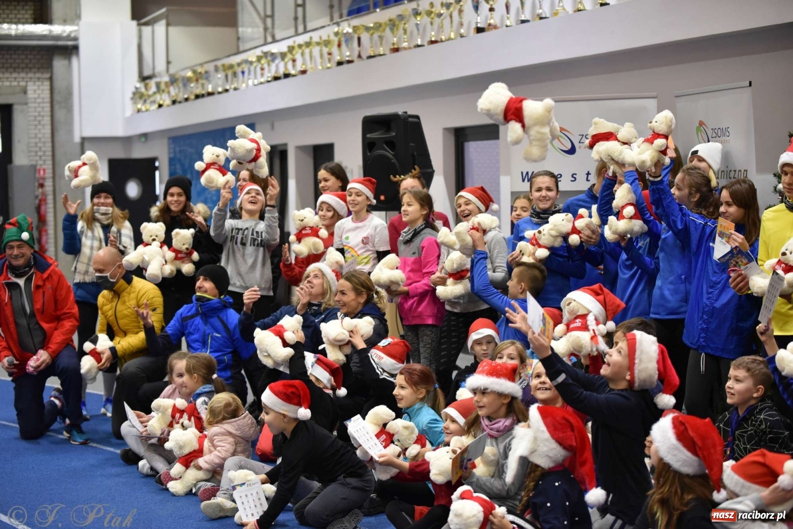 Zdjęcie w galerii na portalu naszraciborz.pl: Justyna Święty-Ersetic zrobiła niespodziankę młodym lekkoatletom wiadomości z regionu