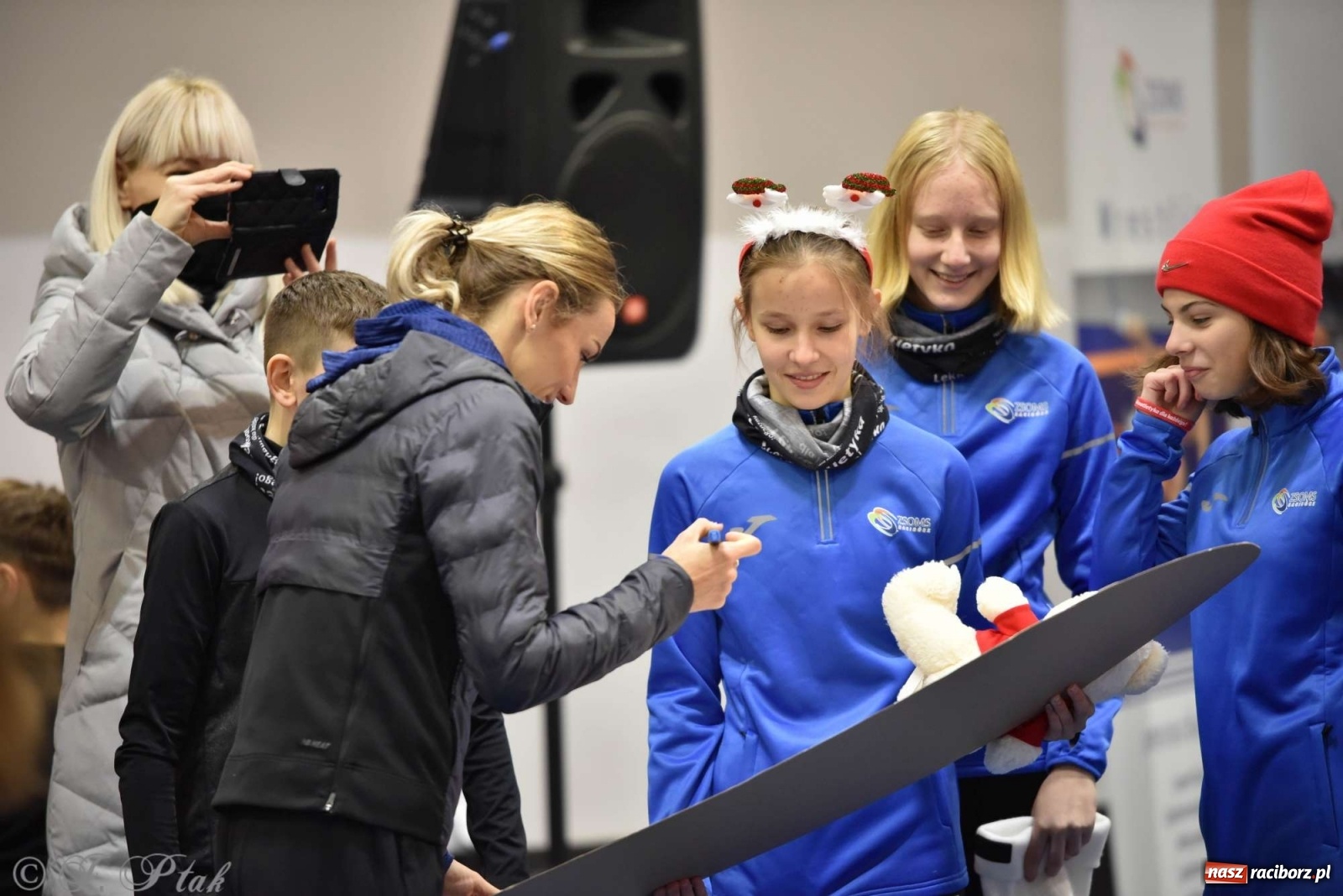 Zdjęcie w galerii na portalu naszraciborz.pl: Justyna Święty-Ersetic zrobiła niespodziankę młodym lekkoatletom wiadomości z regionu