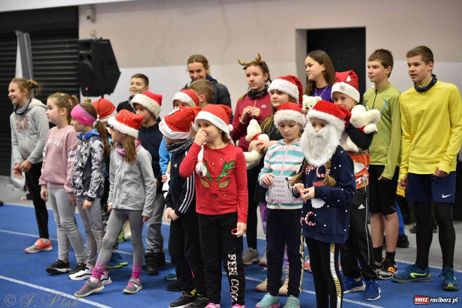 Zdjęcie w galerii na portalu naszraciborz.pl: Justyna Święty-Ersetic zrobiła niespodziankę młodym lekkoatletom wiadomości z regionu