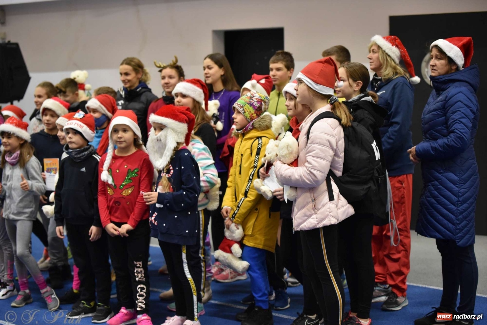 Zdjęcie w galerii na portalu naszraciborz.pl: Justyna Święty-Ersetic zrobiła niespodziankę młodym lekkoatletom wiadomości z regionu