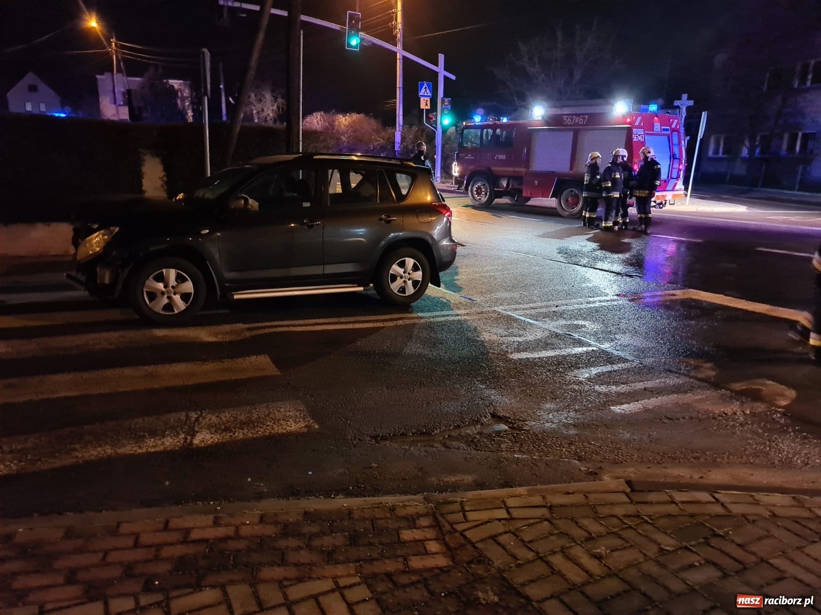 Zdjęcie w galerii na portalu naszraciborz.pl: Groźne zderzenie w Bieńkowicach [FOTO] wiadomości z regionu