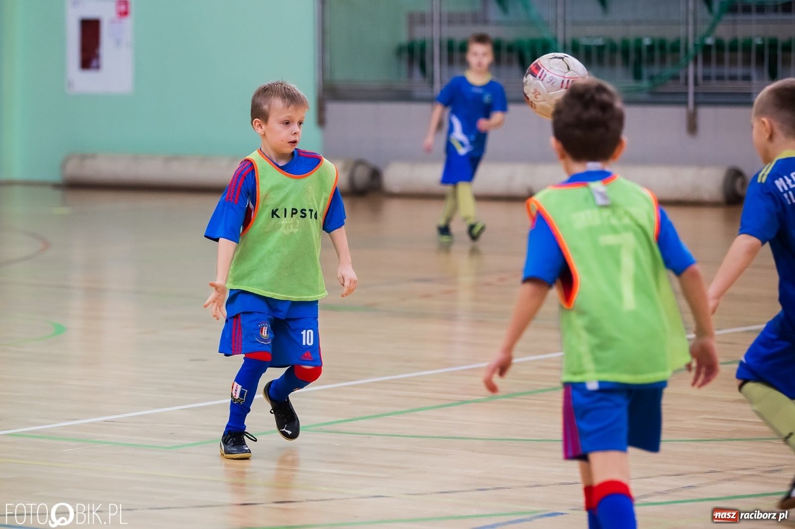 Zdjęcie w galerii na portalu naszraciborz.pl: Drugi dzień zmagań piłkarskich w Arenie Rafako wiadomości z regionu