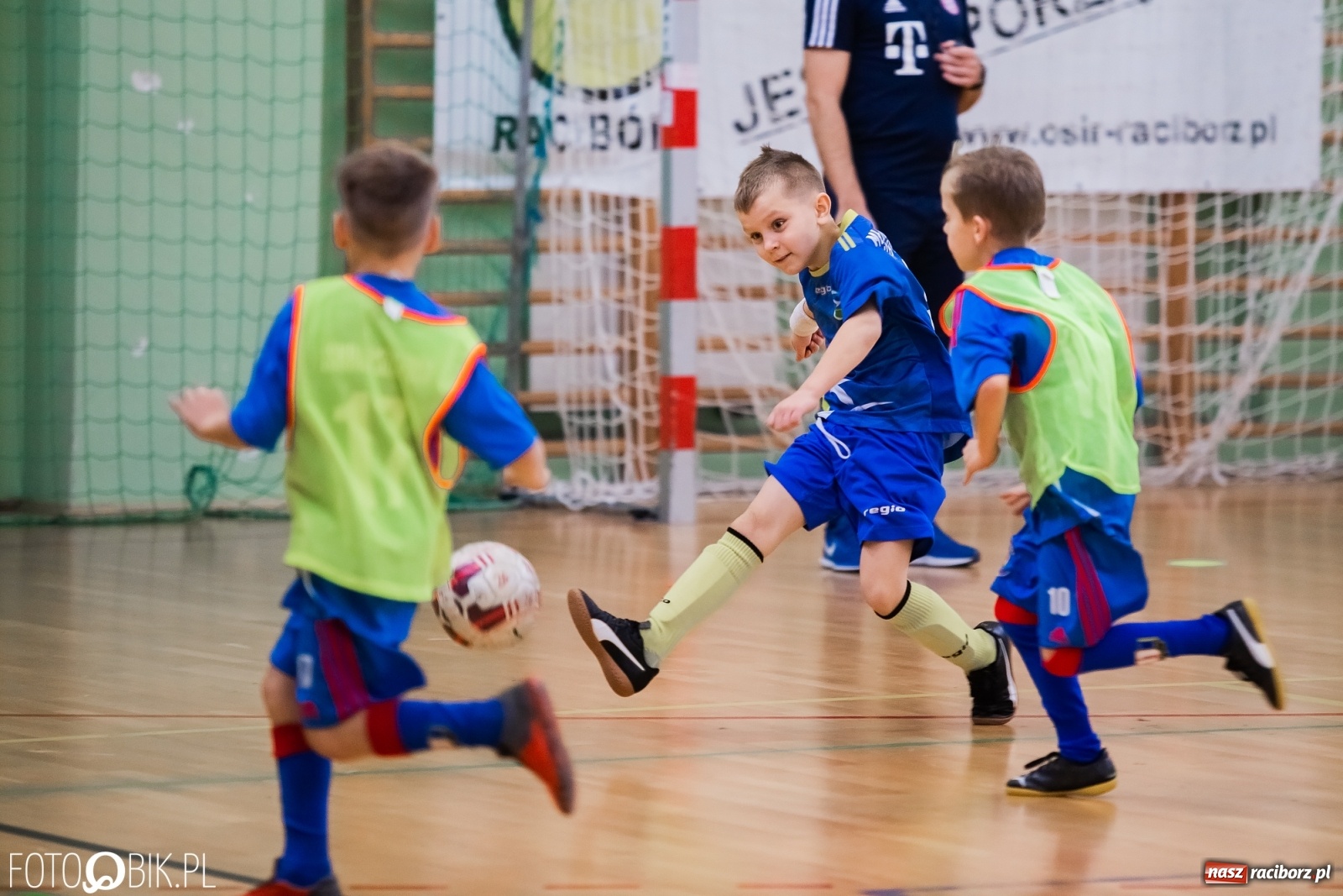 Zdjęcie w galerii na portalu naszraciborz.pl: Drugi dzień zmagań piłkarskich w Arenie Rafako wiadomości z regionu