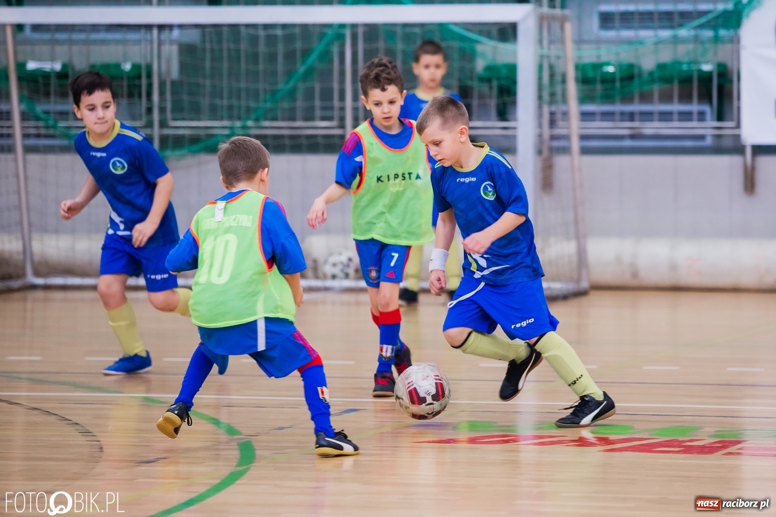 Zdjęcie w galerii na portalu naszraciborz.pl: Drugi dzień zmagań piłkarskich w Arenie Rafako wiadomości z regionu