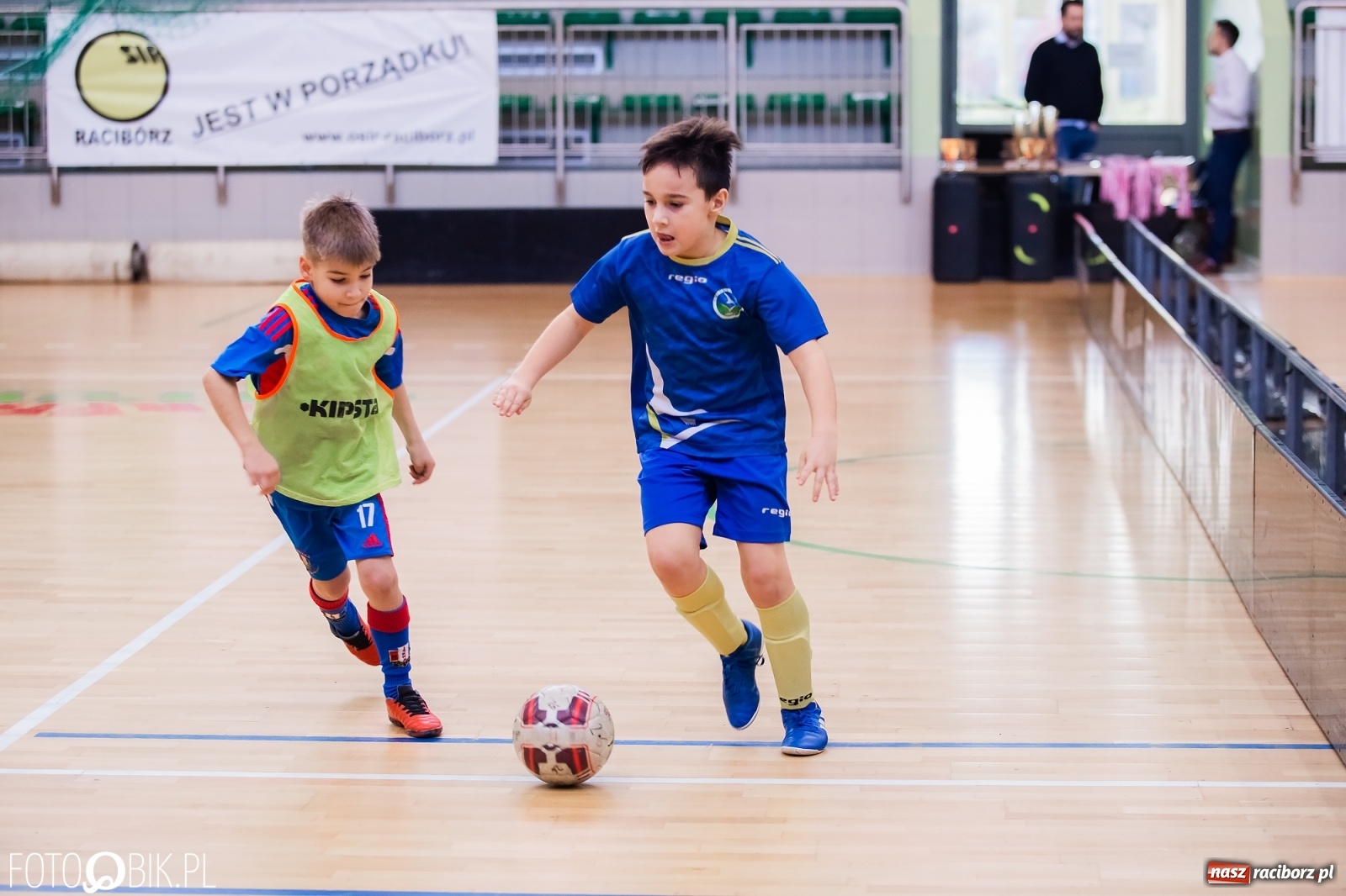 Zdjęcie w galerii na portalu naszraciborz.pl: Drugi dzień zmagań piłkarskich w Arenie Rafako wiadomości z regionu