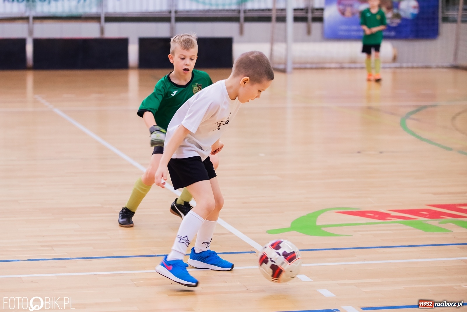 Zdjęcie w galerii na portalu naszraciborz.pl: Drugi dzień zmagań piłkarskich w Arenie Rafako wiadomości z regionu