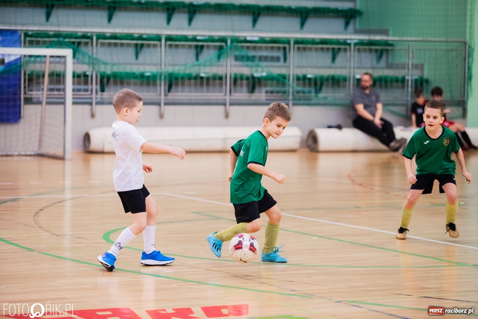 Zdjęcie w galerii na portalu naszraciborz.pl: Drugi dzień zmagań piłkarskich w Arenie Rafako wiadomości z regionu